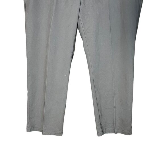 NWT! Izod chinos in smoked Pearl. Size 44x29 - Picture 6 of 9